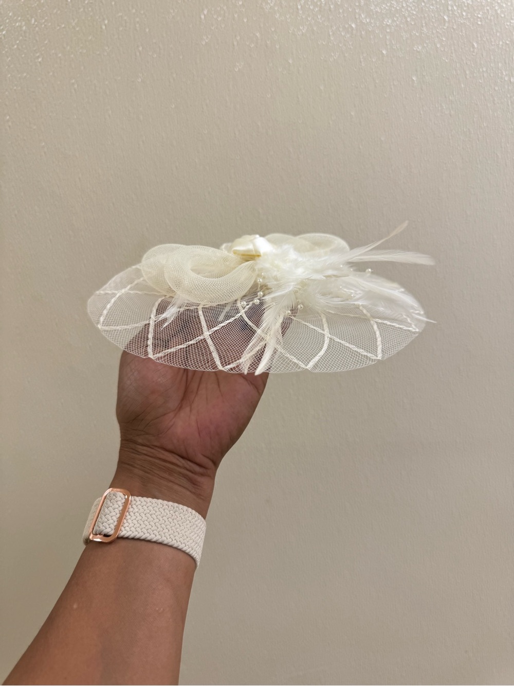 Ivory Fascinator Mesh Feather Wedding Derby Goth Halloween Costume Hat Headpiece